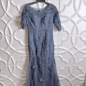 NEW LA femme 29226 mother of the bride sheer dress sz 6.   (98)